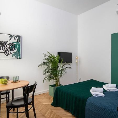 Barbacan Suites - Old Town Apartments - By Upstairs Cracóvia Exterior foto