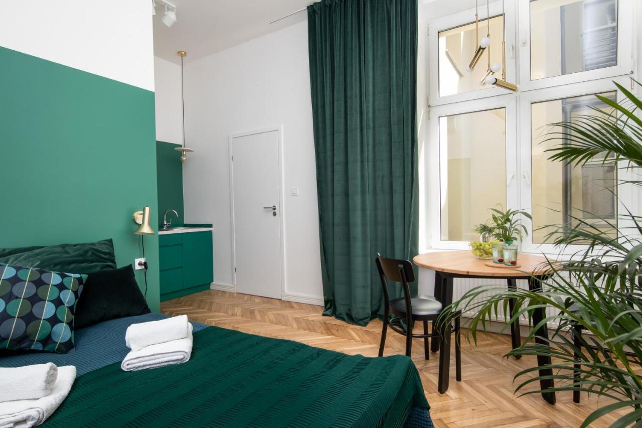 Barbacan Suites - Old Town Apartments - By Upstairs Cracóvia Exterior foto
