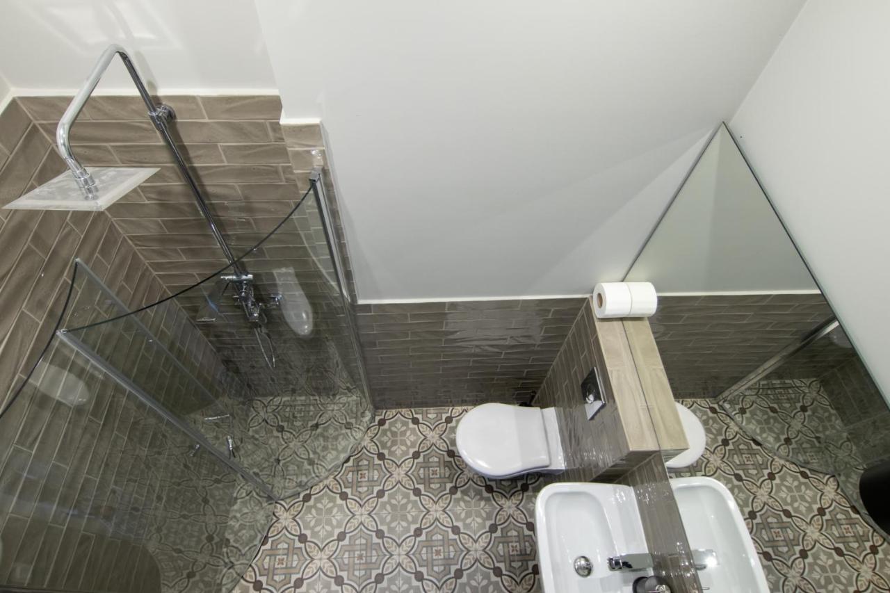 Barbacan Suites - Old Town Apartments - By Upstairs Cracóvia Exterior foto